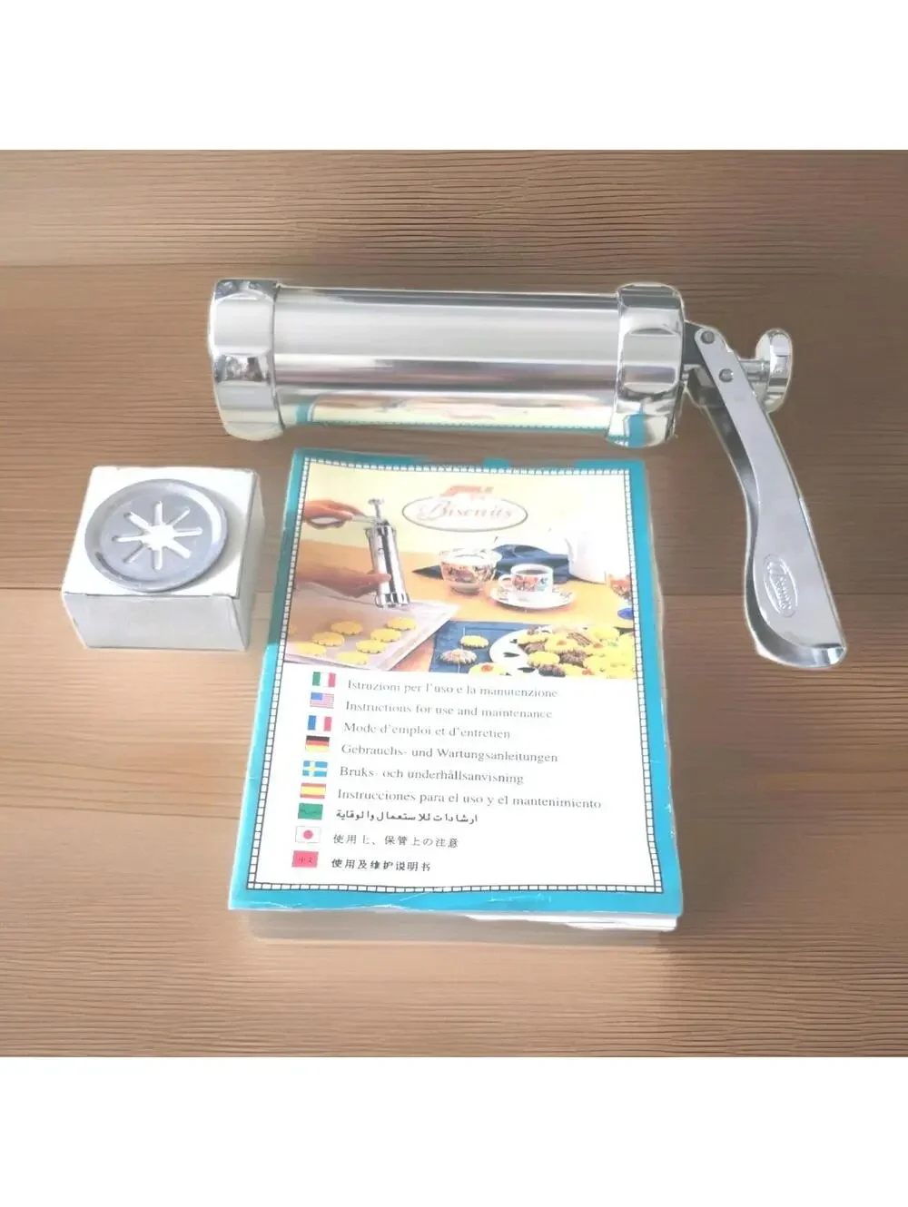 Vintage Biscuits & Cookie Press with 20 Discs and Instruction Booklet